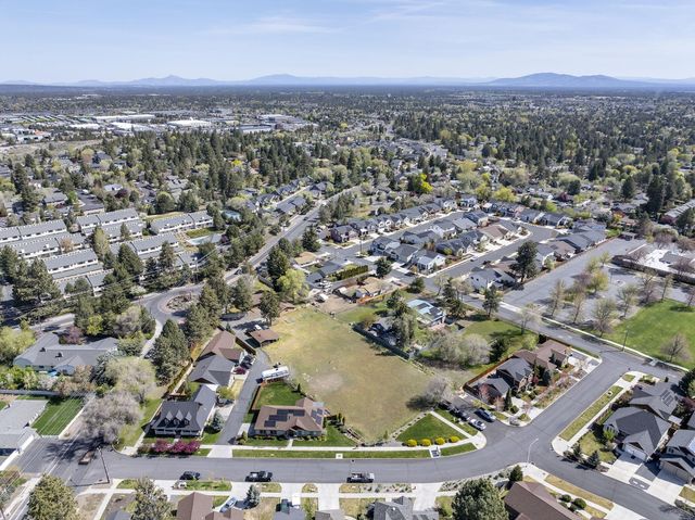 2640 NE 8th Street, Bend, OR 97701