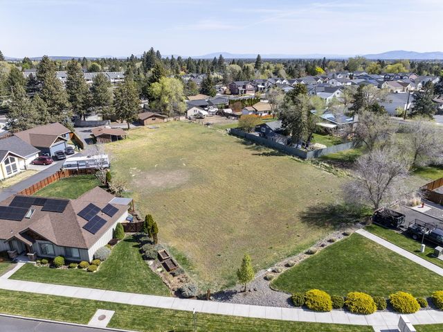 2640 NE 8th Street, Bend, OR 97701