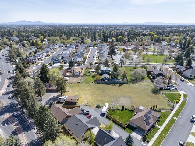 2640 NE 8th Street, Bend, OR 97701