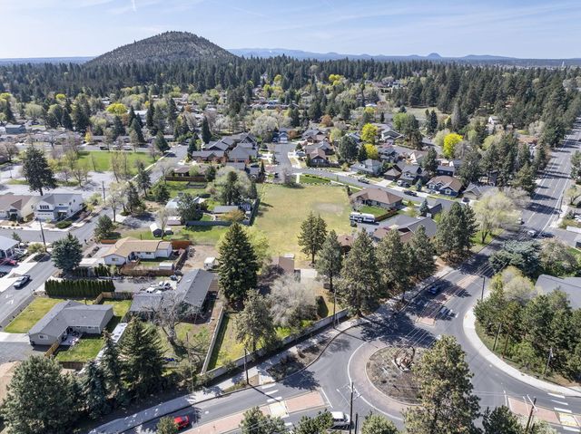 2640 NE 8th Street, Bend, OR 97701