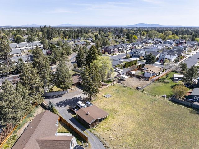 2640 NE 8th Street, Bend, OR 97701