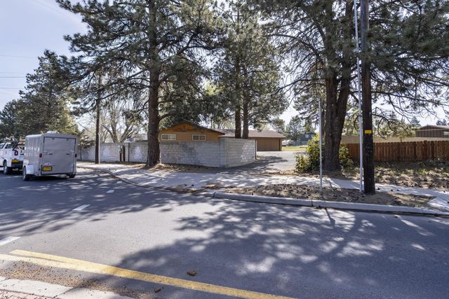 2640 NE 8th Street, Bend, OR 97701