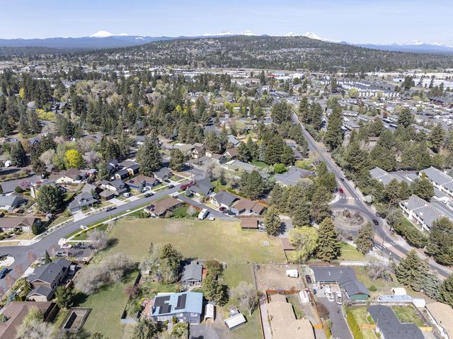 2640 NE 8th Street, Bend, OR 97701