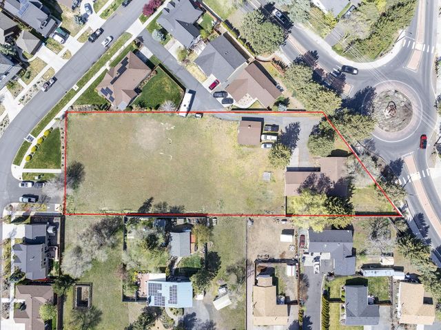 2640 NE 8th Street, Bend, OR 97701