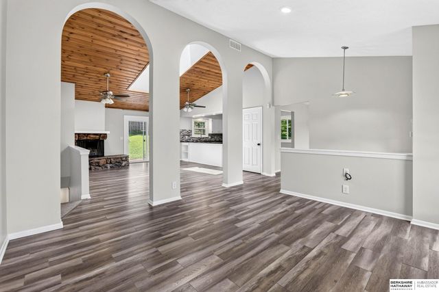15515 Jackson Circle, Omaha, NE 68154