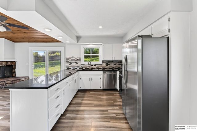 15515 Jackson Circle, Omaha, NE 68154