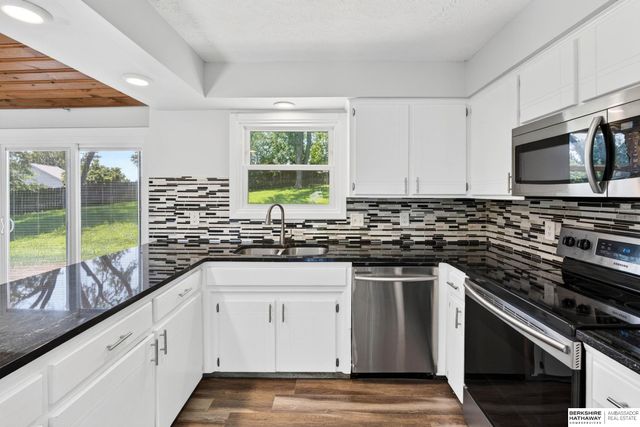 15515 Jackson Circle, Omaha, NE 68154