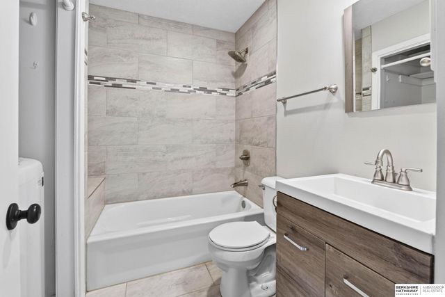 15515 Jackson Circle, Omaha, NE 68154
