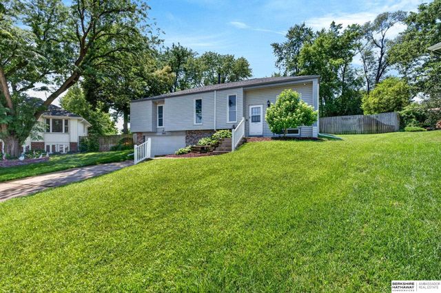 15515 Jackson Circle, Omaha, NE 68154