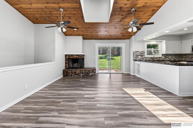 15515 Jackson Circle, Omaha, NE 68154