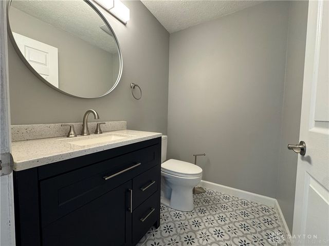 9694 Centerville Creek Lane, Dayton, OH 45458