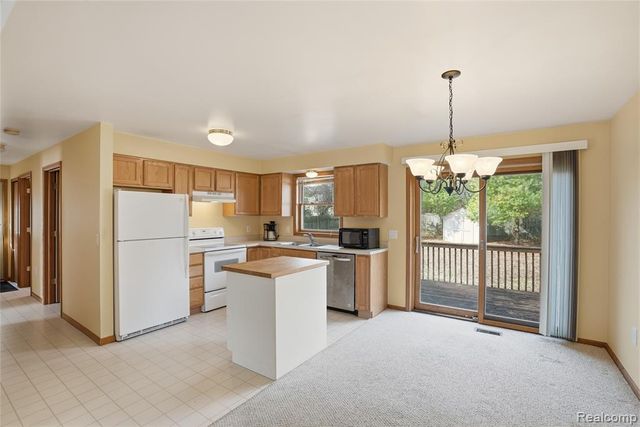 3136 Cherry Tree Lane, Ann Arbor, MI 48108