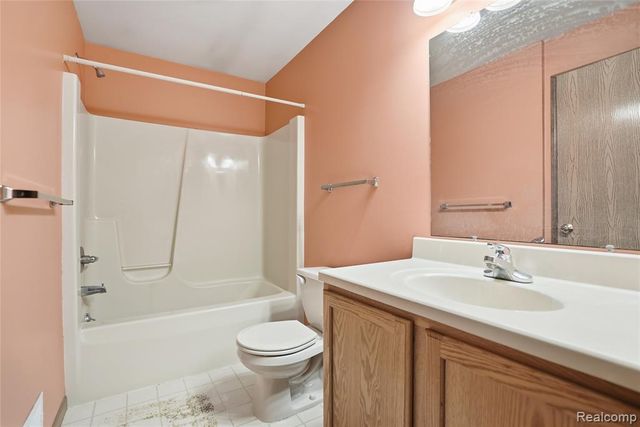 3136 Cherry Tree Lane, Ann Arbor, MI 48108