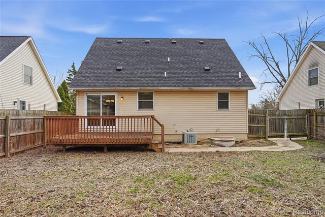 3136 Cherry Tree Lane, Ann Arbor, MI 48108