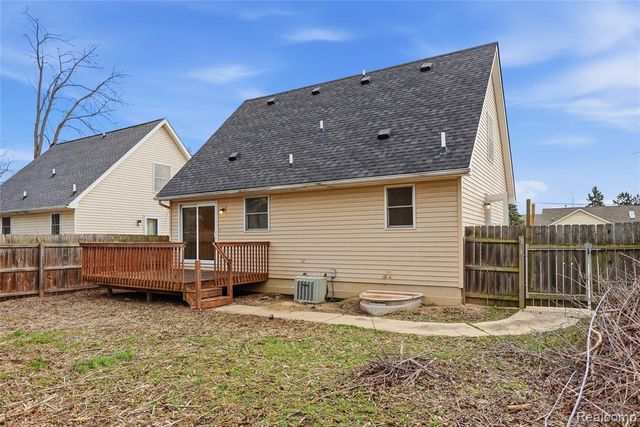 3136 Cherry Tree Lane, Ann Arbor, MI 48108