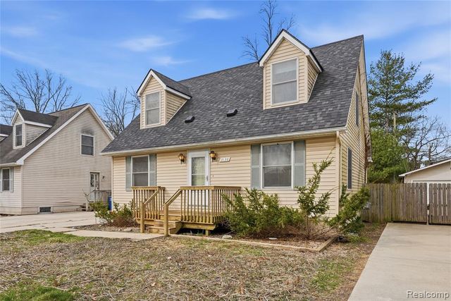 3136 Cherry Tree Lane, Ann Arbor, MI 48108