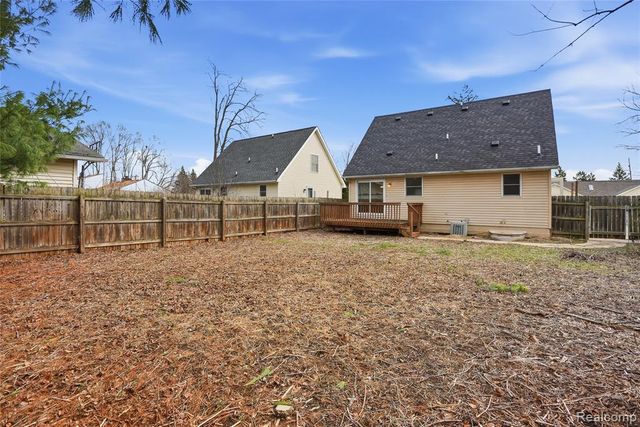 3136 Cherry Tree Lane, Ann Arbor, MI 48108