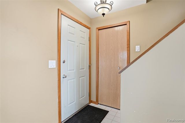 3136 Cherry Tree Lane, Ann Arbor, MI 48108