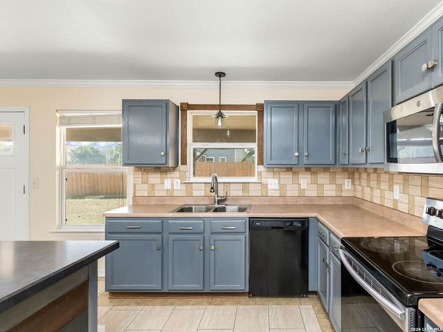8602 Widgeon, San Antonio, TX 78245