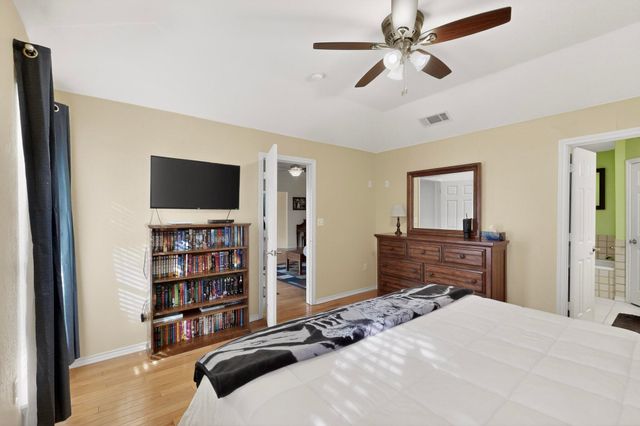 932 Freestone Drive, Arlington, TX 76017