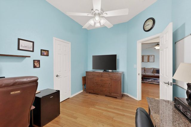 932 Freestone Drive, Arlington, TX 76017