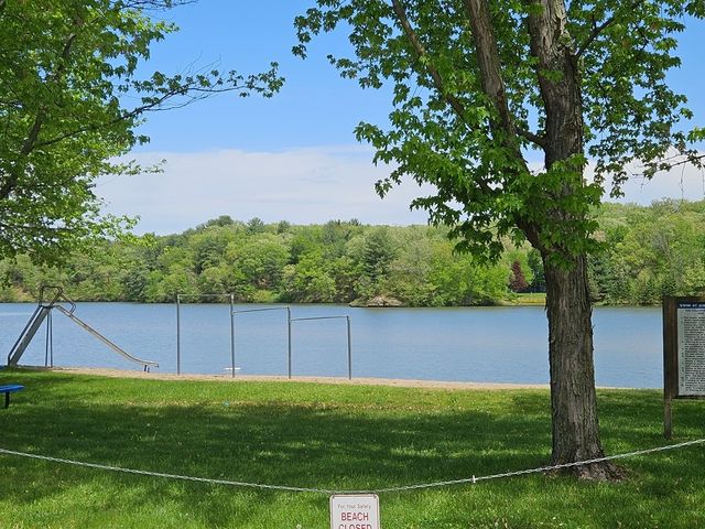 226 Platte Drive, Dixon, IL 61021