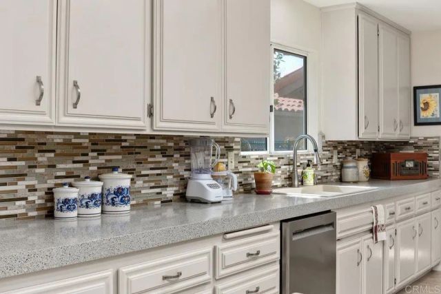 1066 RIDGE HEIGHTS Drive, Fallbrook, CA 92028