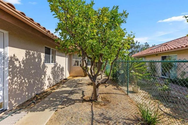 1066 RIDGE HEIGHTS Drive, Fallbrook, CA 92028