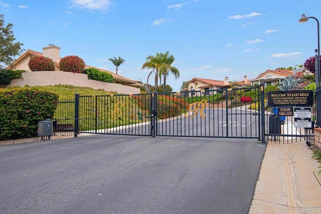 1066 RIDGE HEIGHTS Drive, Fallbrook, CA 92028