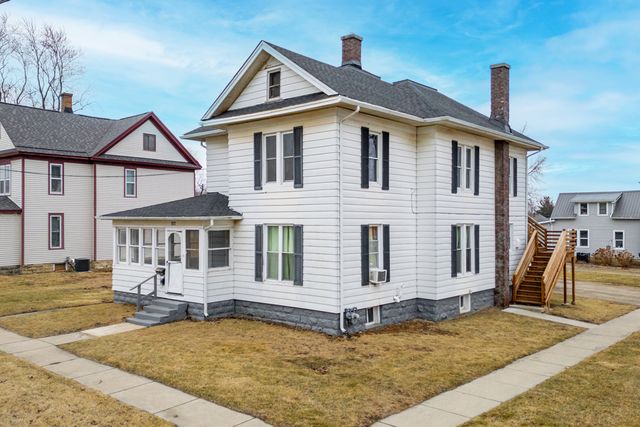 922 Lincoln Avenue, Rochelle, IL 61068