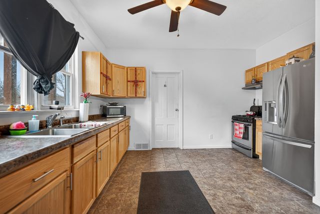 922 Lincoln Avenue, Rochelle, IL 61068