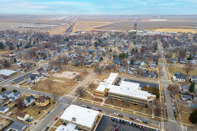 922 Lincoln Avenue, Rochelle, IL 61068