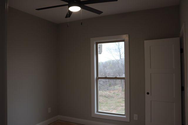 1534 Buck Ridge Ct, Cunningham, TN 37052