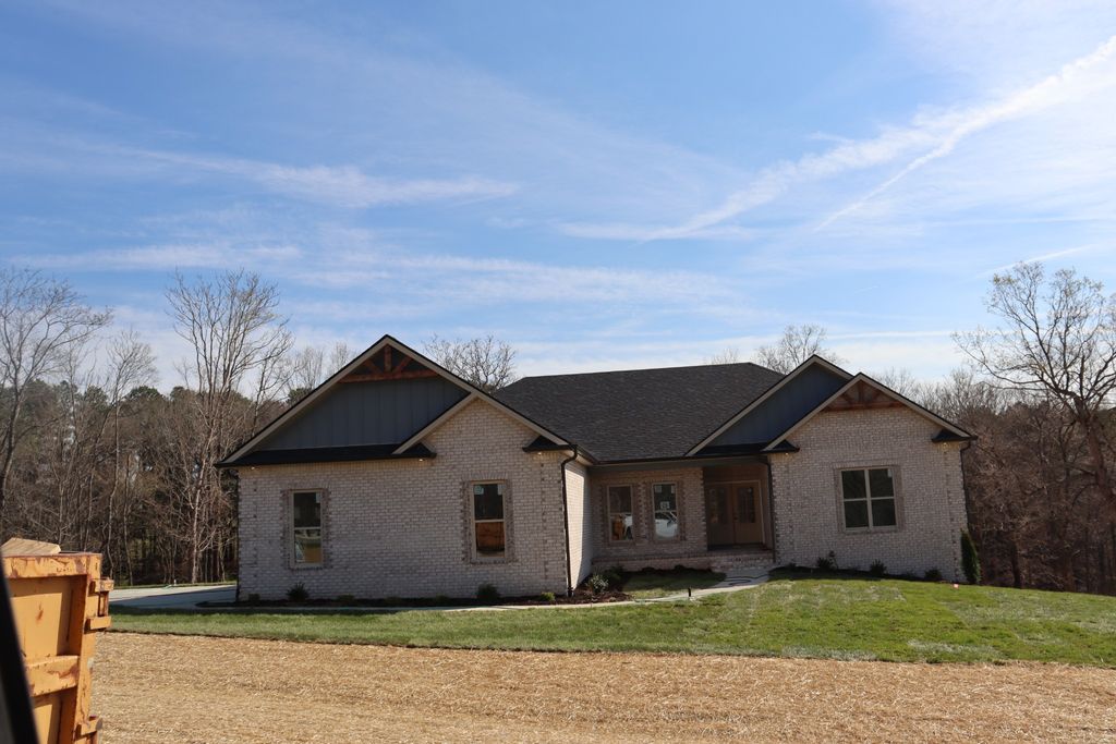 1534 Buck Ridge Ct, Cunningham, TN 37052