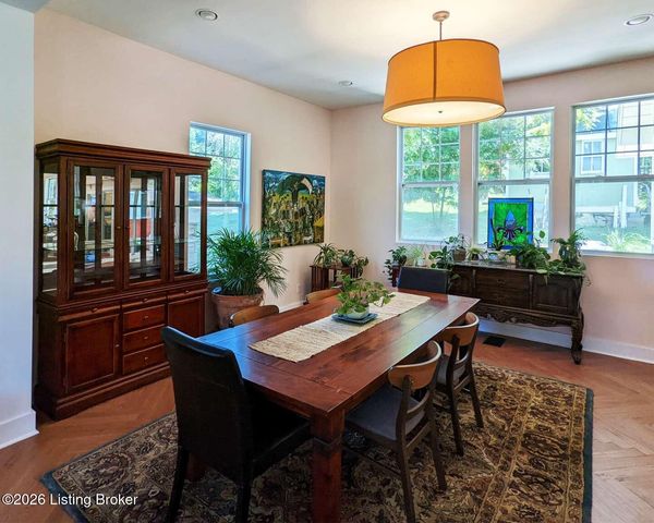 1854 Trevilian Way, Louisville, KY 40205