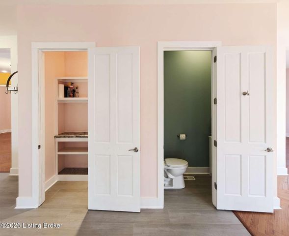 1854 Trevilian Way, Louisville, KY 40205