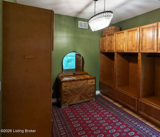 1854 Trevilian Way, Louisville, KY 40205