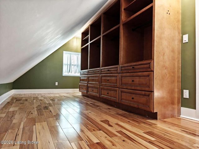 1854 Trevilian Way, Louisville, KY 40205