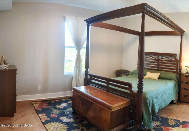 1854 Trevilian Way, Louisville, KY 40205