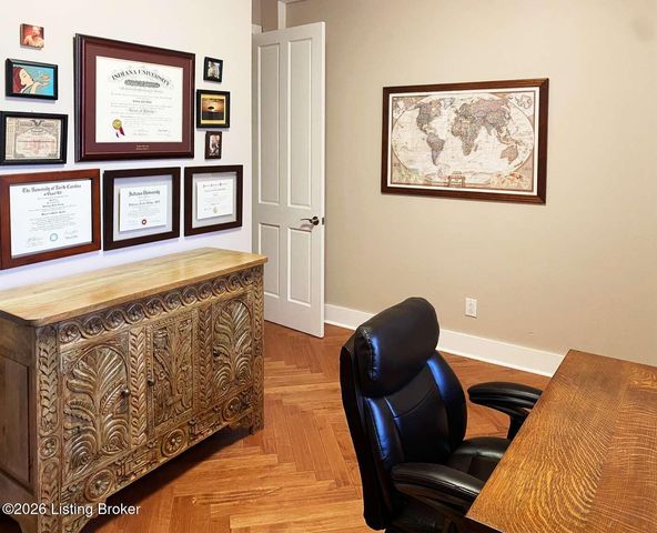 1854 Trevilian Way, Louisville, KY 40205