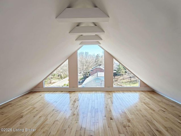 1854 Trevilian Way, Louisville, KY 40205