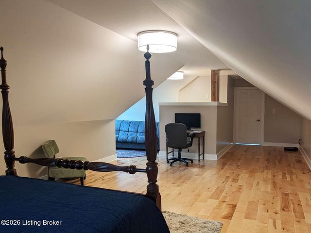 1854 Trevilian Way, Louisville, KY 40205