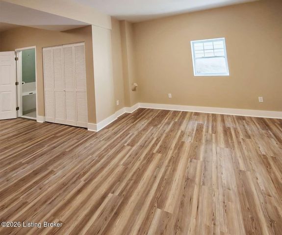 1854 Trevilian Way, Louisville, KY 40205