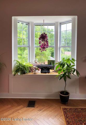 1854 Trevilian Way, Louisville, KY 40205