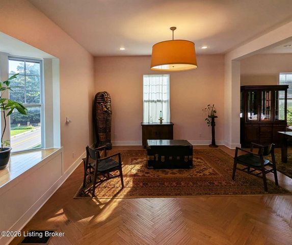 1854 Trevilian Way, Louisville, KY 40205