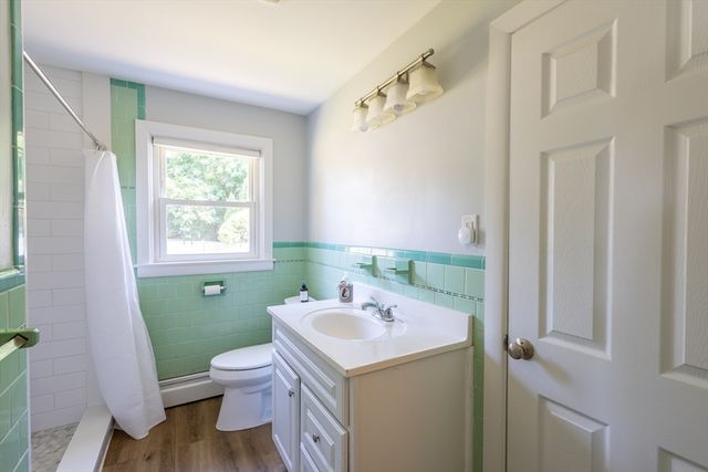 40 Greenfield Rd, Cumberland, RI 02846