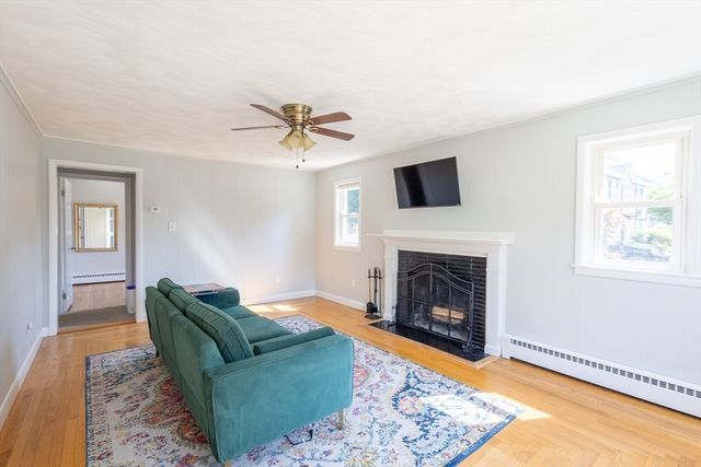 40 Greenfield Rd, Cumberland, RI 02846