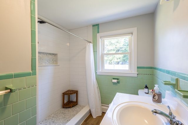 40 Greenfield Rd, Cumberland, RI 02846