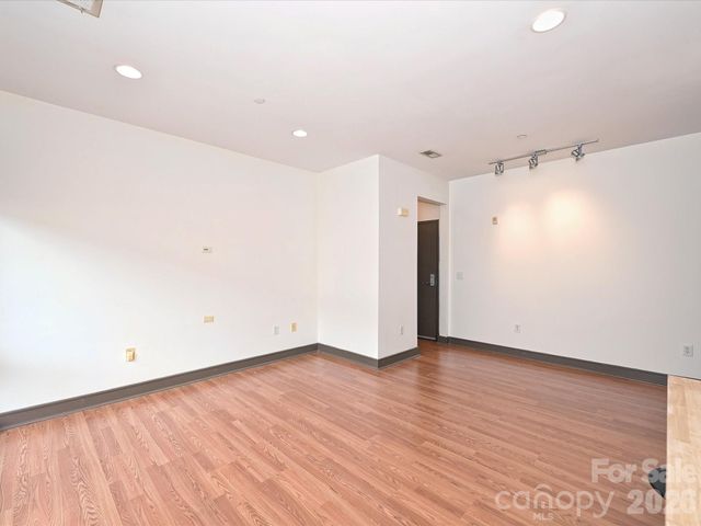 2200 Lyndhurst Avenue 102, Charlotte, NC 28203