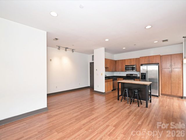 2200 Lyndhurst Avenue 102, Charlotte, NC 28203